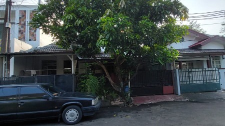 Rumah siap huni di Bintaro sektor 9