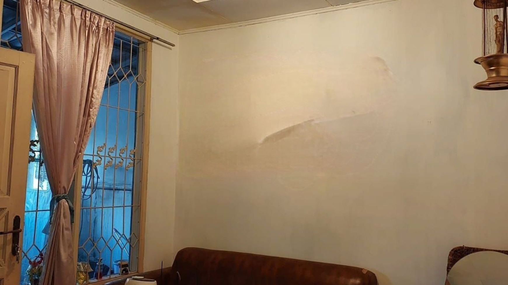 Rumah siap huni di Bintaro sektor 9