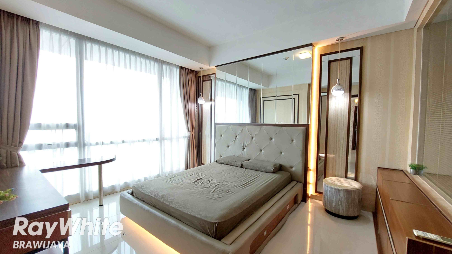 APARTEMEN KEMANG VILLAGE, TOWER TIFFANY, LANTAI 27, FURNISHED, PRIVATE LIFT, 3 BR