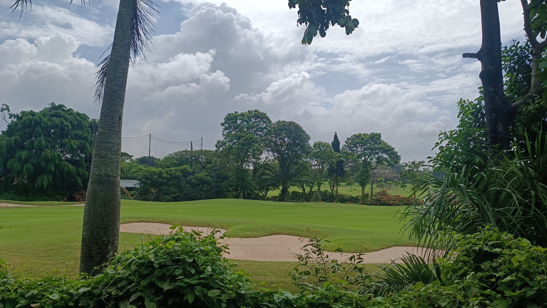 Rumah Ekslusif Pemandangan Golf Pondok Indah 