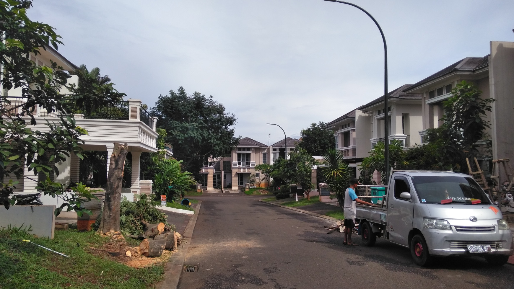 Di sewakan  rumah cantik dan bersih,siap huni di kota wisata cibubur