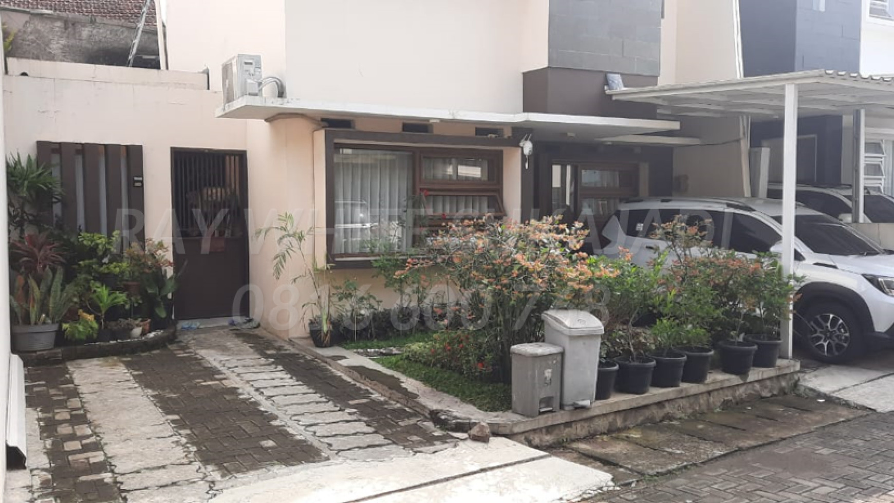 Dijual Rumah Tinggal 2 Lantai di Komplek Budisari Cluster