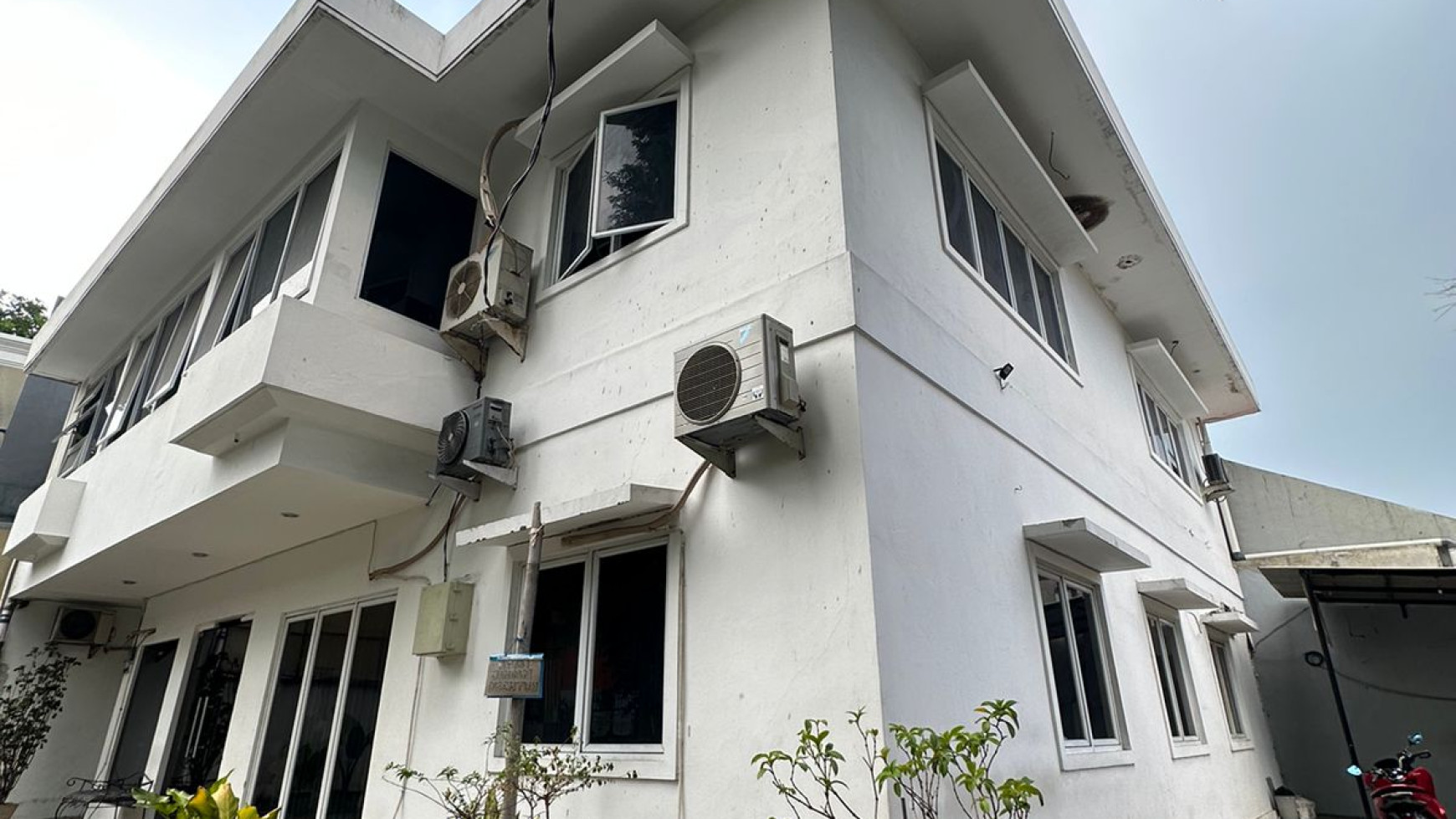 Dijual Rumah EX Kantor di Kebayoran Baru 