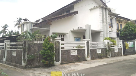 Dijual Rumah 2 Lantai dengan tanah luas di Kedaton Bandar Lampung