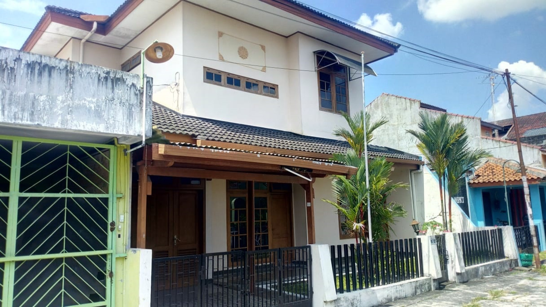 RUMAH TINGGAL KELUARGA JL KENARI, DEKAT STADION SIDOARUM