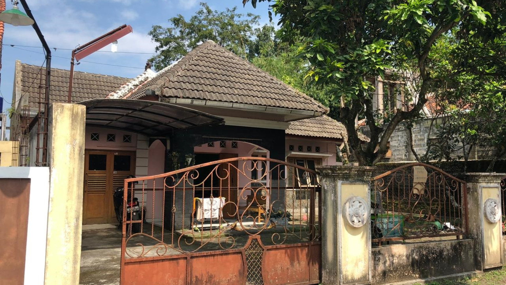 RUMAH TINGGAL JL KALIURANG KM 13, DEKAT KAMPUS UII, AKPER PANTIRAPIH.