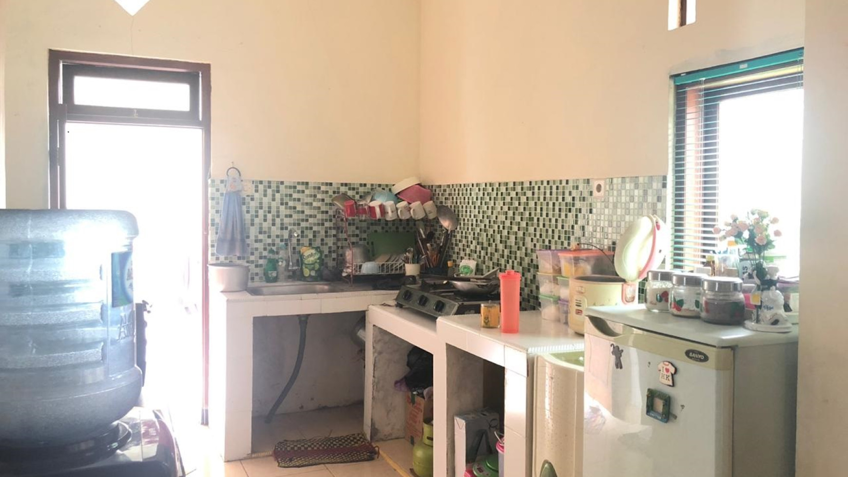 RUMAH+FURNITURE COCOK UNTUK KELUARGA BESAR, DI JONGKE TENGAH.