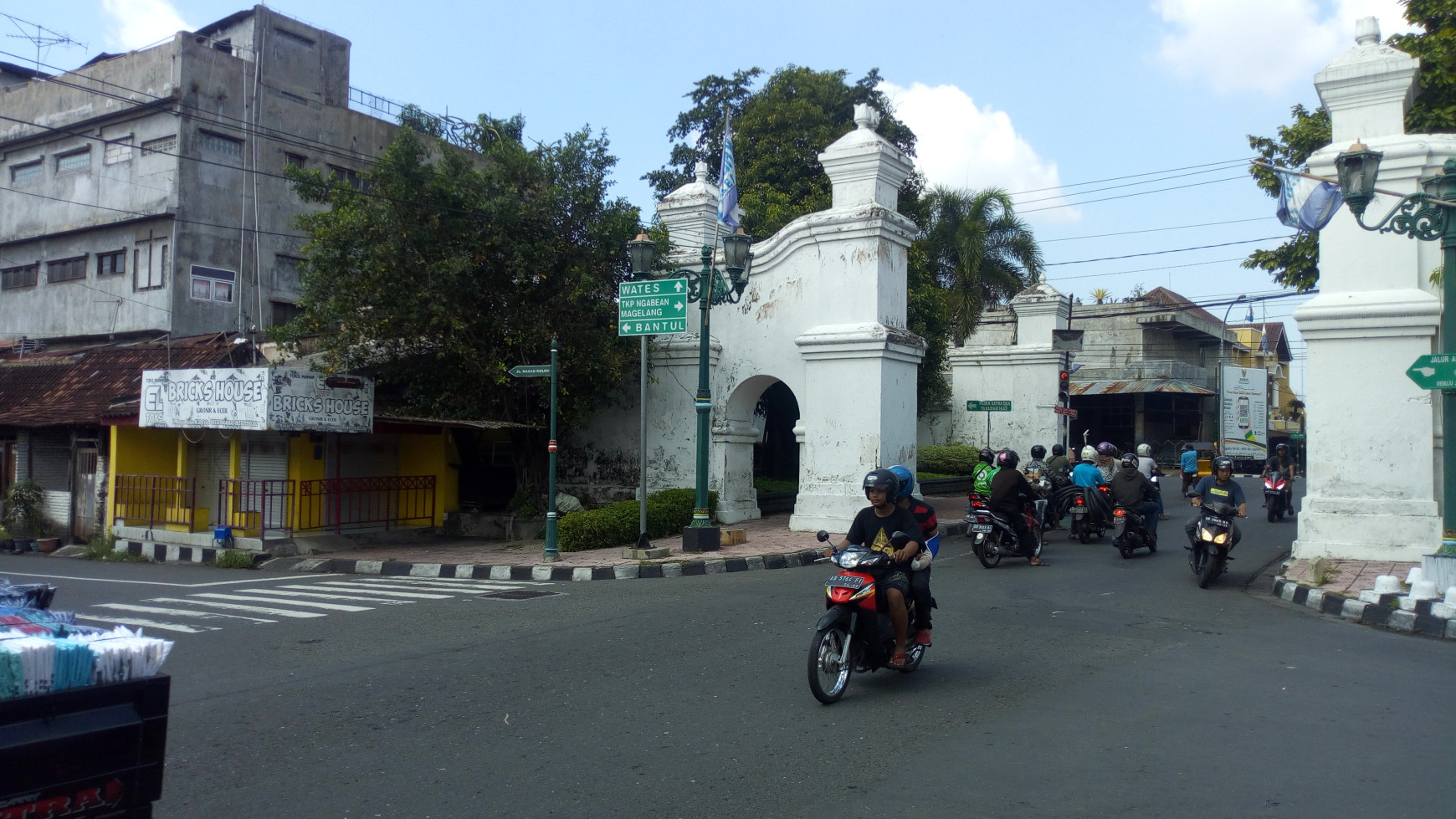 BANGUNAN LOKASI STRATEGIS, DEKAT DARI TAMANSARI YOGYAKARTA