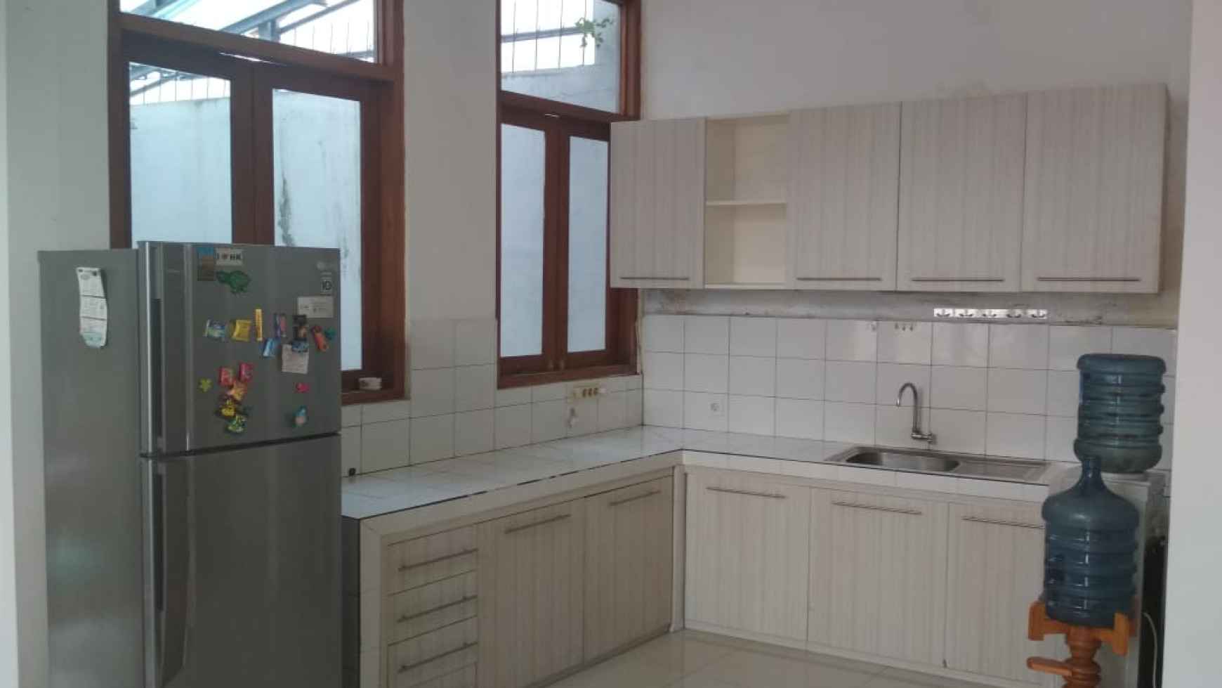 RUMAH DIBELAKANG LOTTE MART, DEKAT RS HERMINA, MAGUWOHARJO