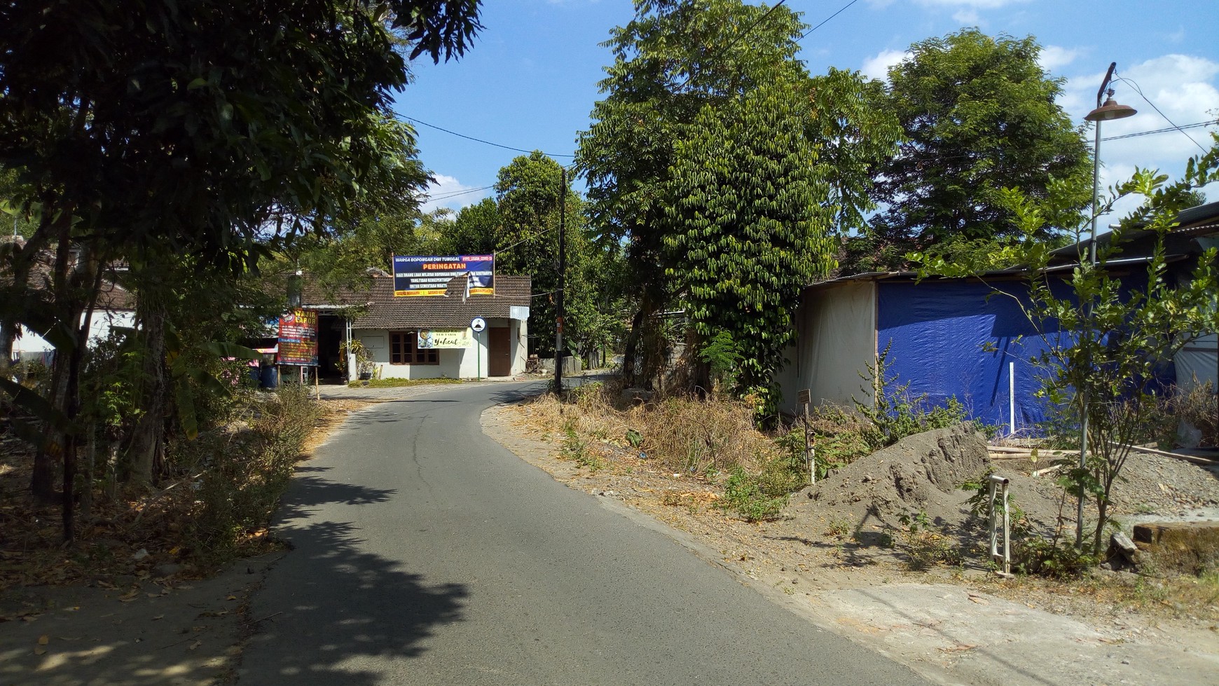 RUMAH TINGGAL DEKAT LAPANGAN TANAMAN, BANGUNHARJO,BANTUL