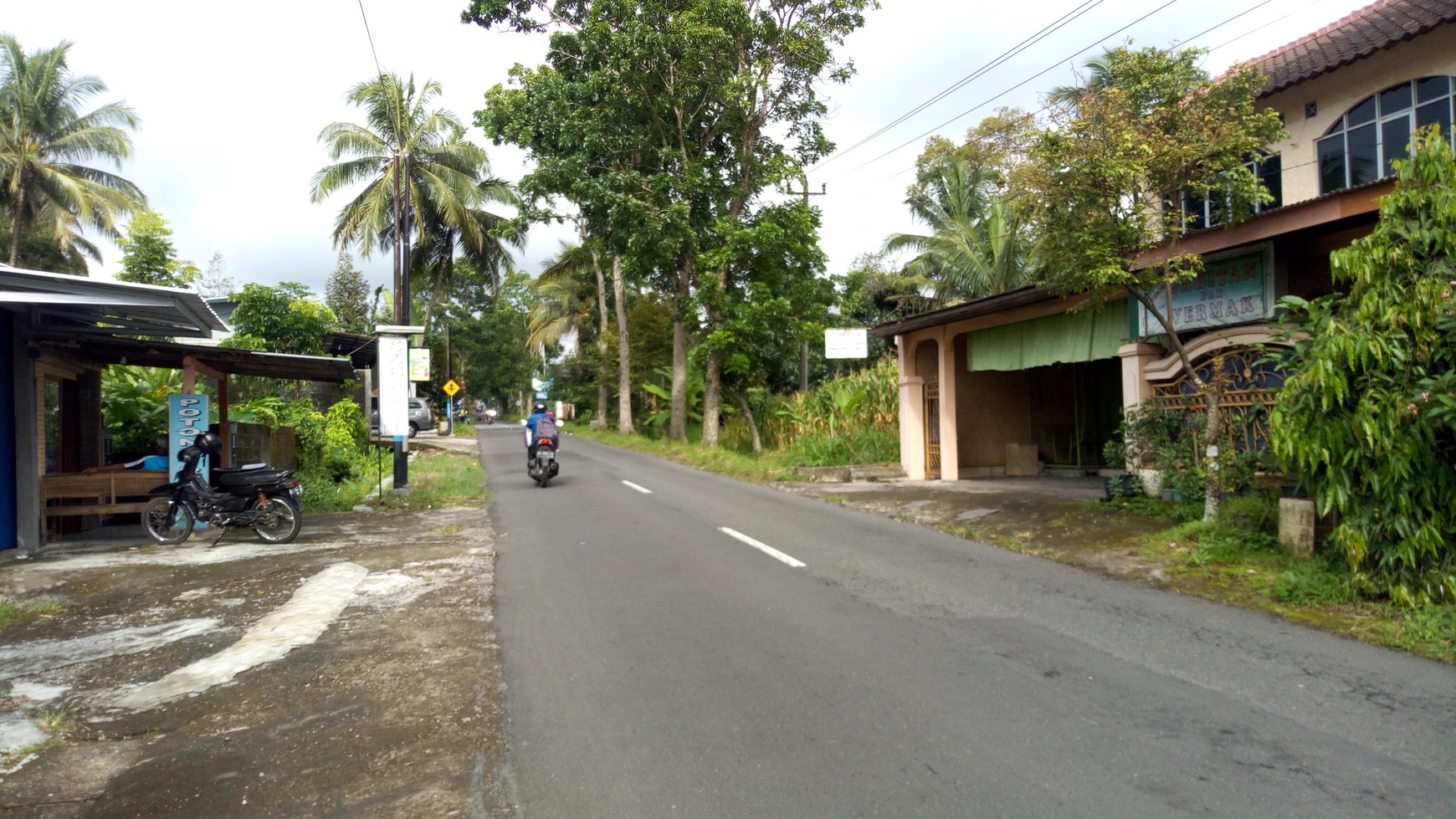 RUMAH DI JL TURI KM 5, DEKAT JEJAMURAN, SLEMAN