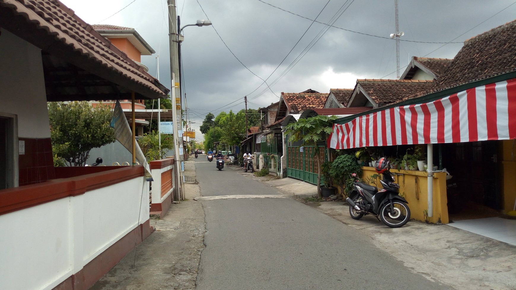 RUMAH TENGAH KOTA, LOKASI STRATEGIS, DIDEKAT KANTOR URUSAN AGAMA, JL TOHPATI, YOGYAKARTA