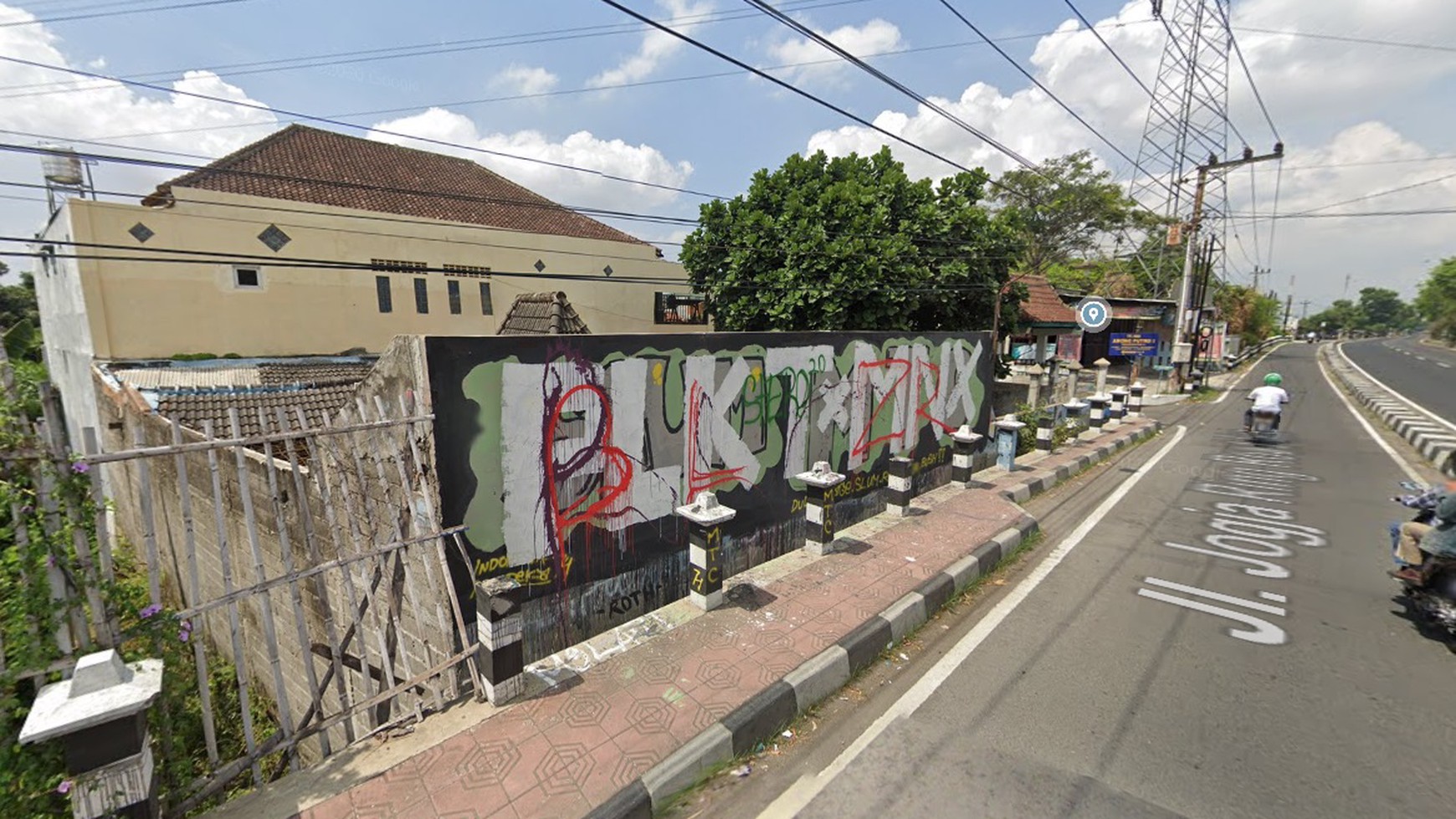 TANAH 332 METER PERSEGI DI PINGGIR RINGROAD SELATAN, BANTUL