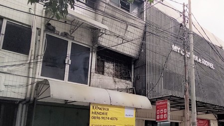 Di S E W A kan -Ruko di Jalan kyai Maja - kebayoran Baru - Jakarta selatan 175jt/thn .