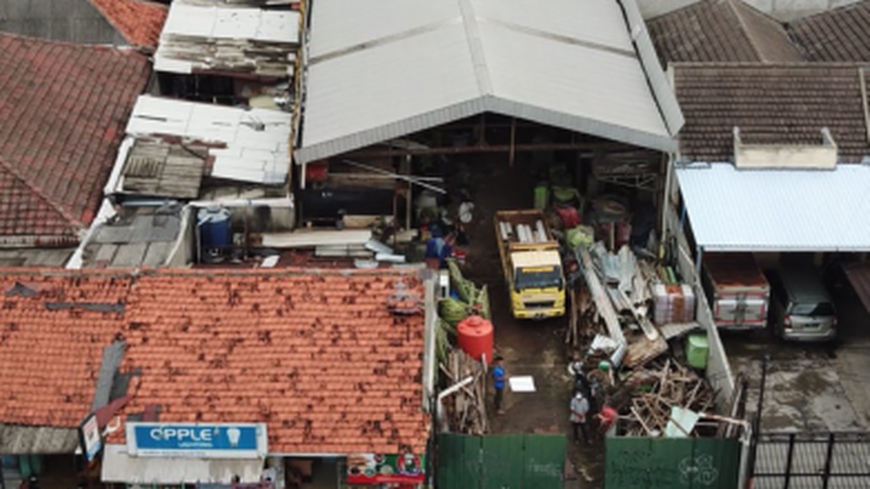 Gudang Hitung Tanah Di Jl Raya Kedoya Duri, Jakarta Barat