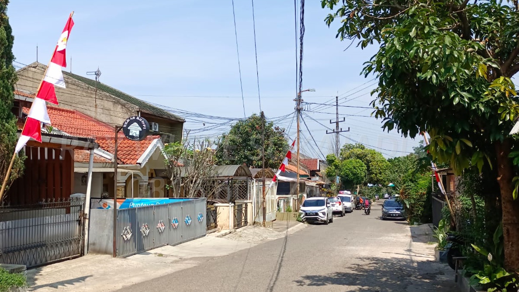 DIJUAL RUMAH AREA SARIJADI