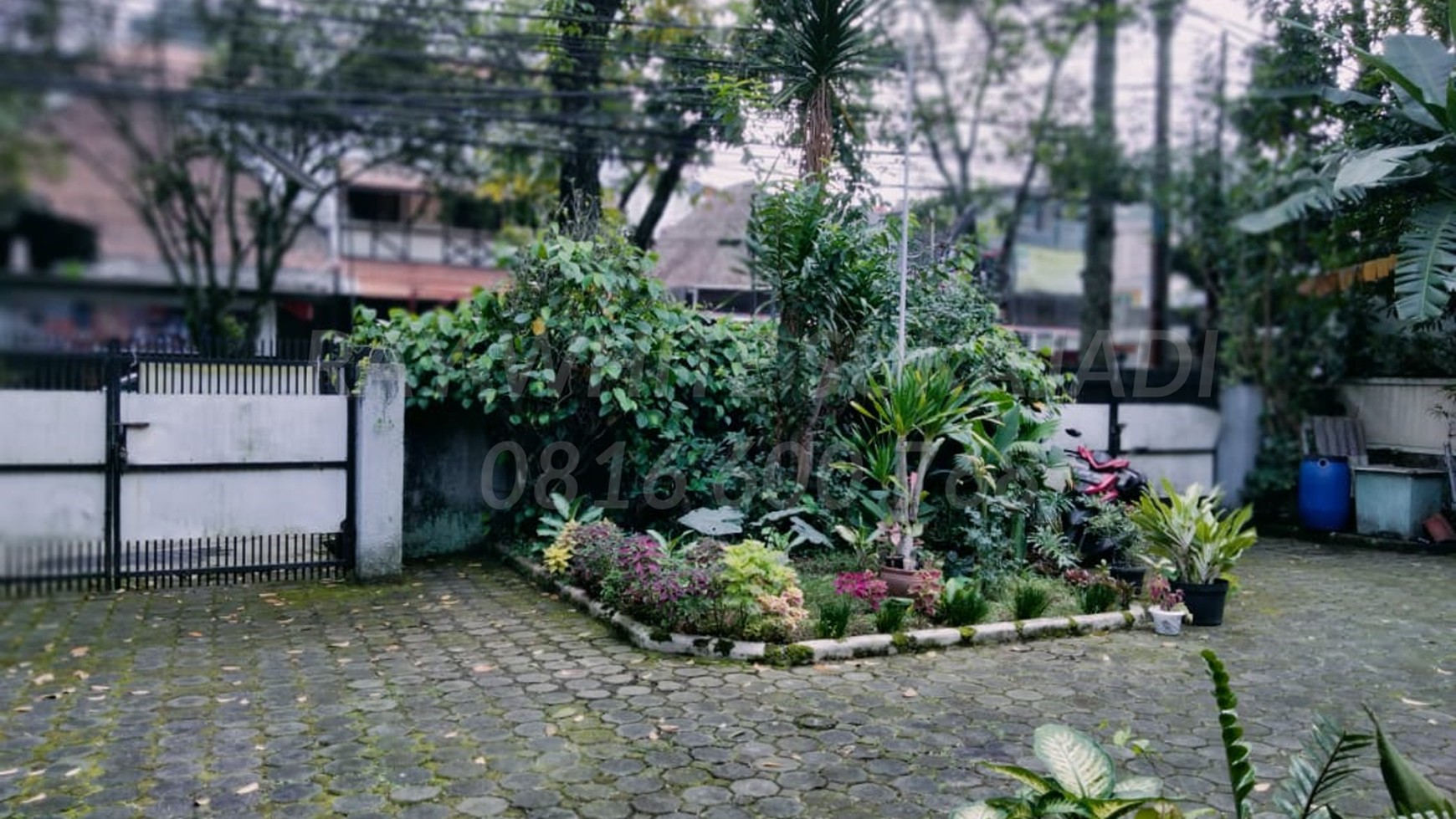 FOR SALE  &#x2022;RUMAH TINGGAL DI LOKASI KOMERSIAL DAN STRATEGIS SAYAP DAGO PURNAWARMAN