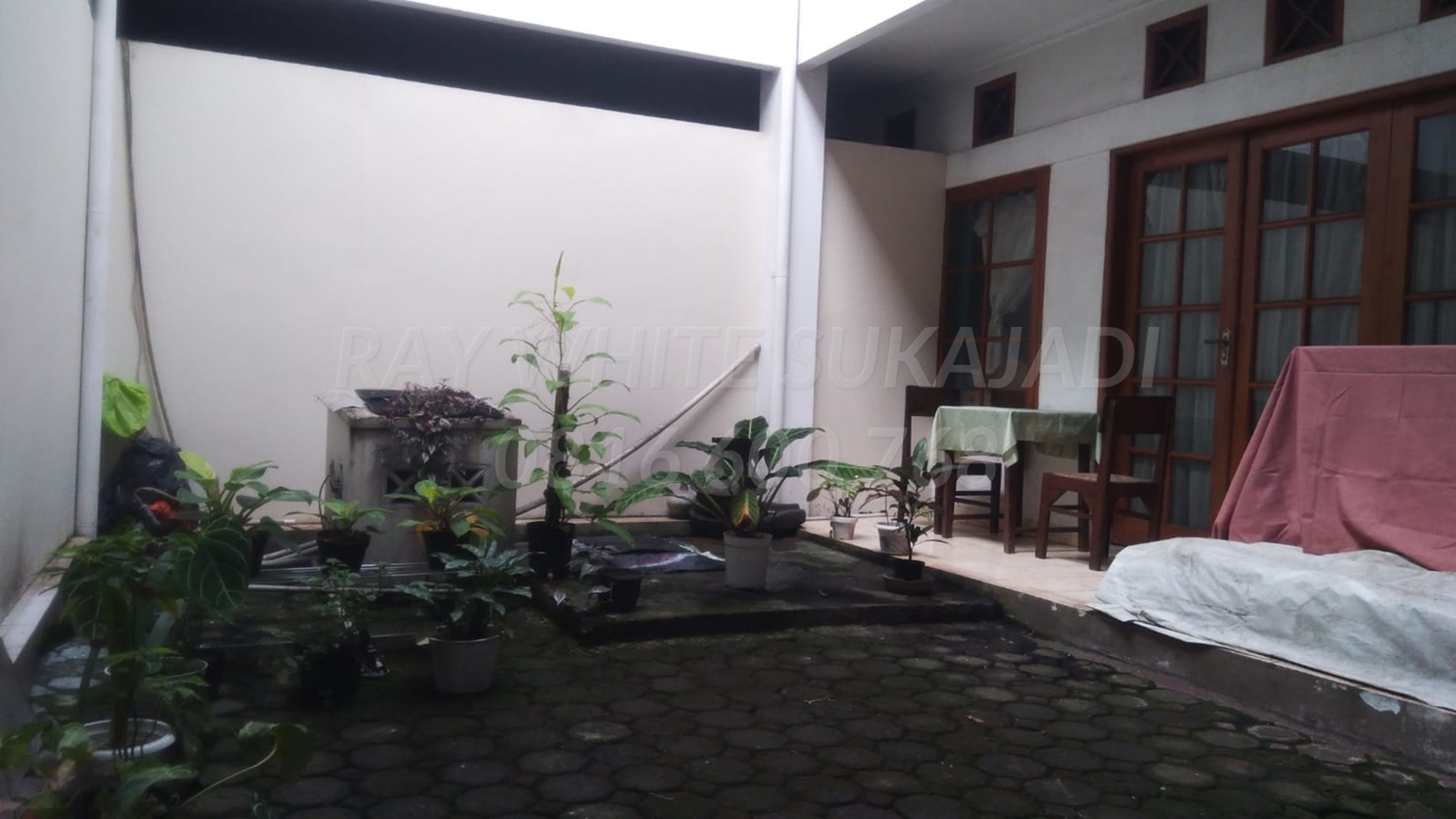 FOR SALE  &#x2022;RUMAH TINGGAL DI LOKASI KOMERSIAL DAN STRATEGIS SAYAP DAGO PURNAWARMAN