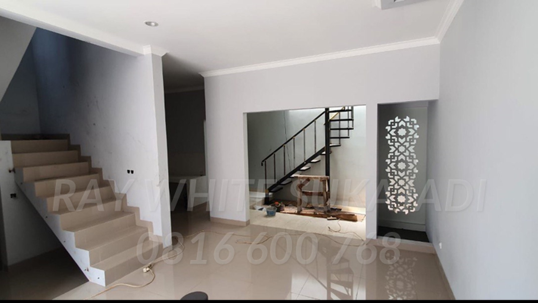 DIJUAL  Rumah Lux Modern Dalam Cluster Siap Huni di Antapani.