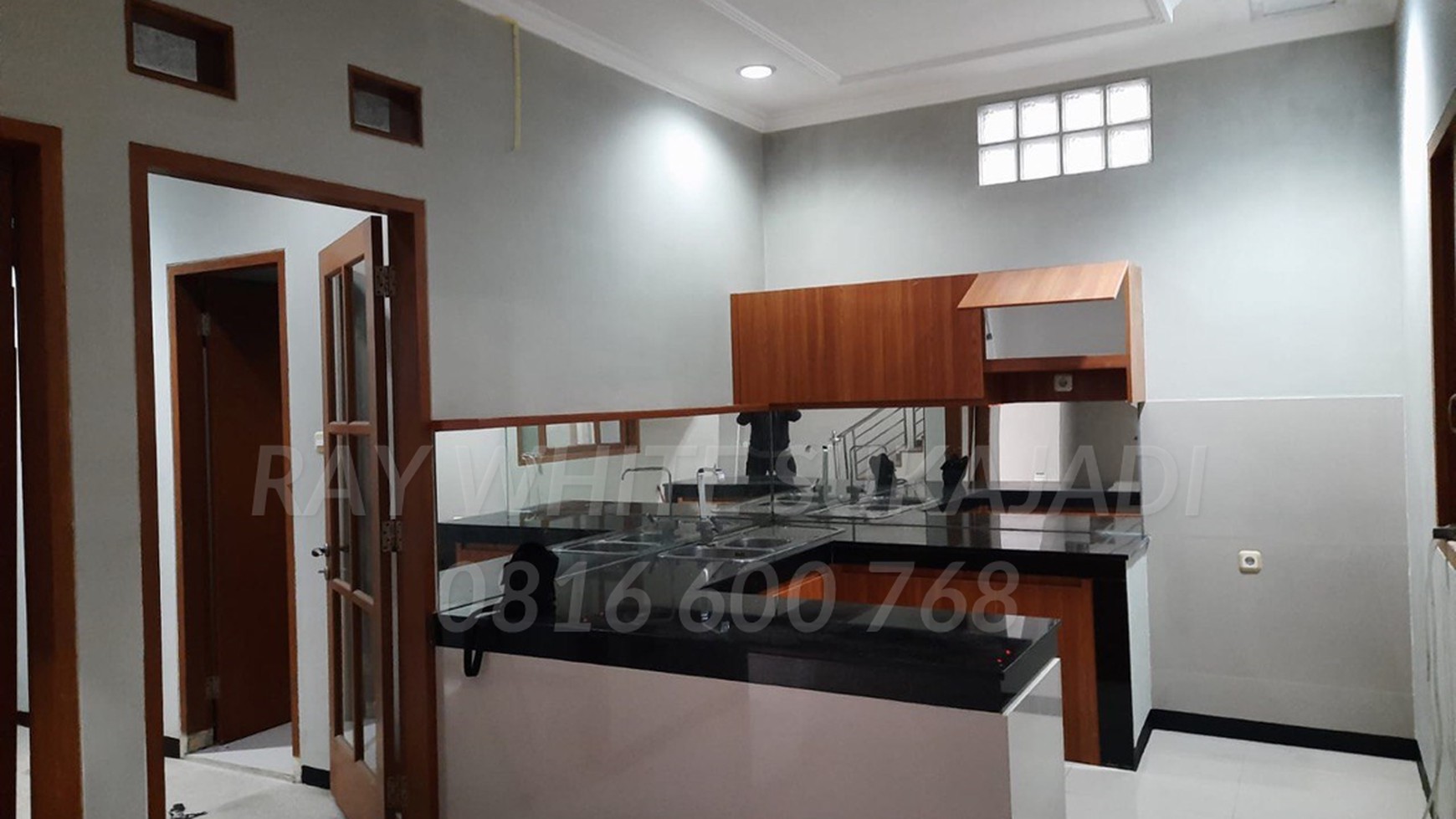 Dijual Rumah Bagus Terawat di Taman Kopo Indah 3