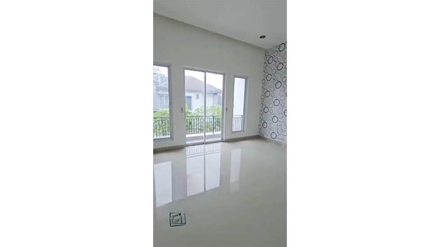 Rumah Mitra Gading Villa, Kelapa Gading Luas 8x18m2