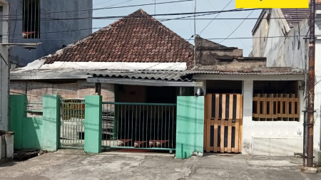 Rumah SHM di Jalan Padmosusastro, Surabaya