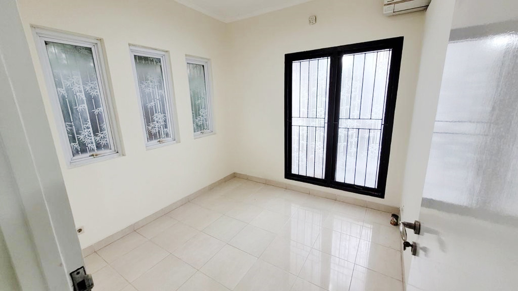 Rumah Bagus Di Puri Town House Bintaro Jaya Sektor 9