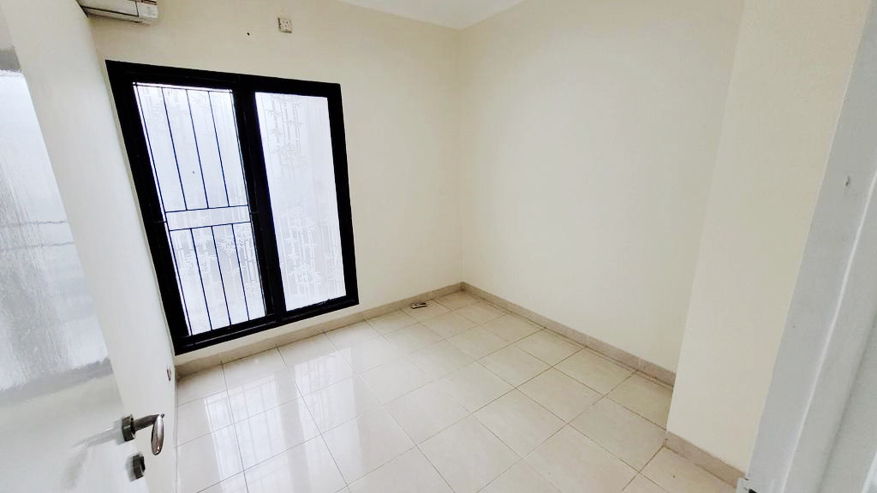 Rumah Bagus Di Puri Town House Bintaro Jaya Sektor 9