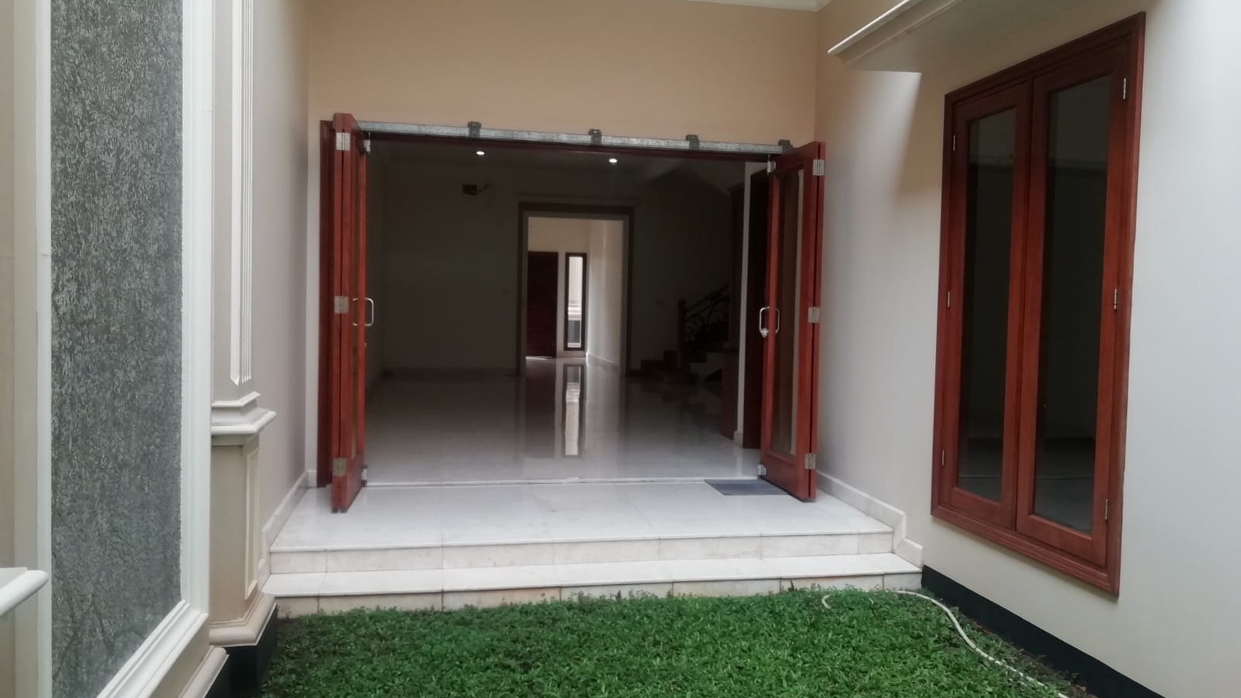 Rumah Mewah Baru dan Kondisi Siap Huni @Rempoa