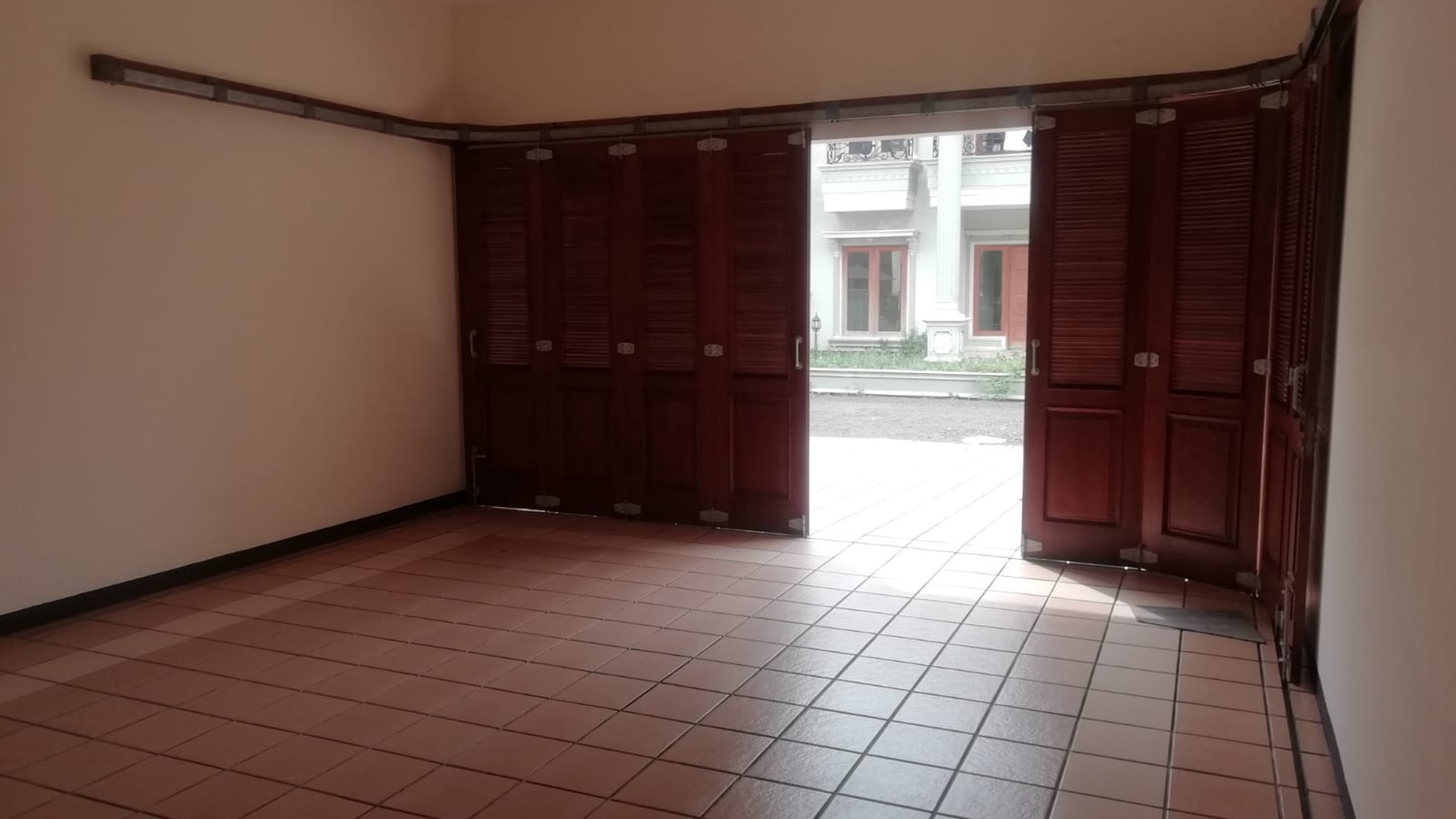 Rumah Mewah Baru dan Kondisi Siap Huni @Rempoa