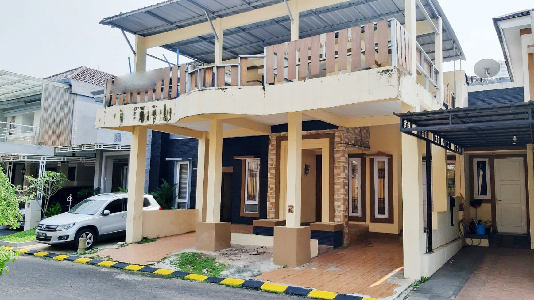 Rumah Bagus Di Cluster Valencia Graha Raya Bintaro Jaya