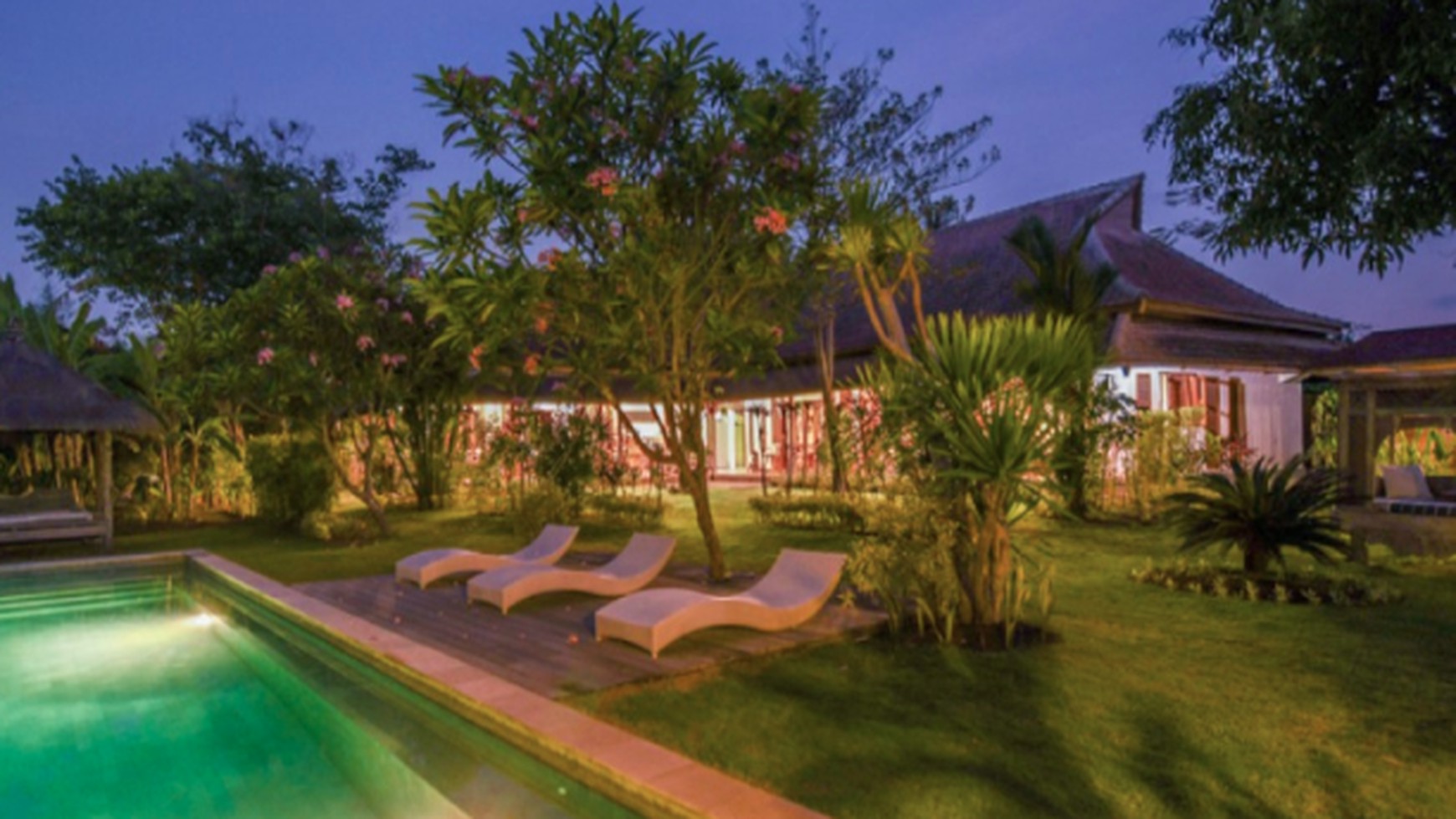 STUNNING SPACIOUS VILLA MINUTES AWAY FROM THE BEACH BEYOND CANGGU