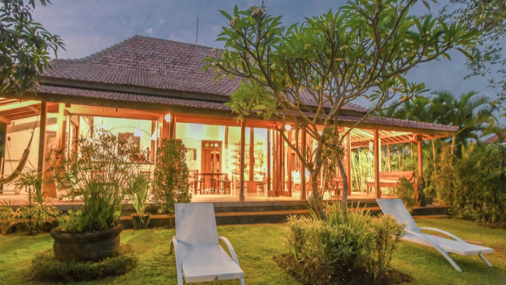 STUNNING SPACIOUS VILLA MINUTES AWAY FROM THE BEACH BEYOND CANGGU