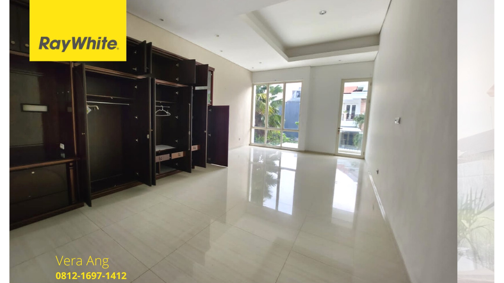 Dijual / Disewakan Rumah Graha Famili Semi Furnished Mewah Minimalis