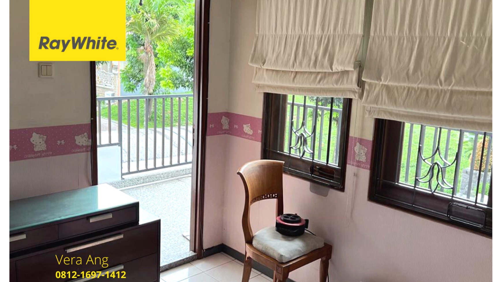 Rumah 2 Lantai Semi Furnished di Graha Famili Siap Huni Terawat