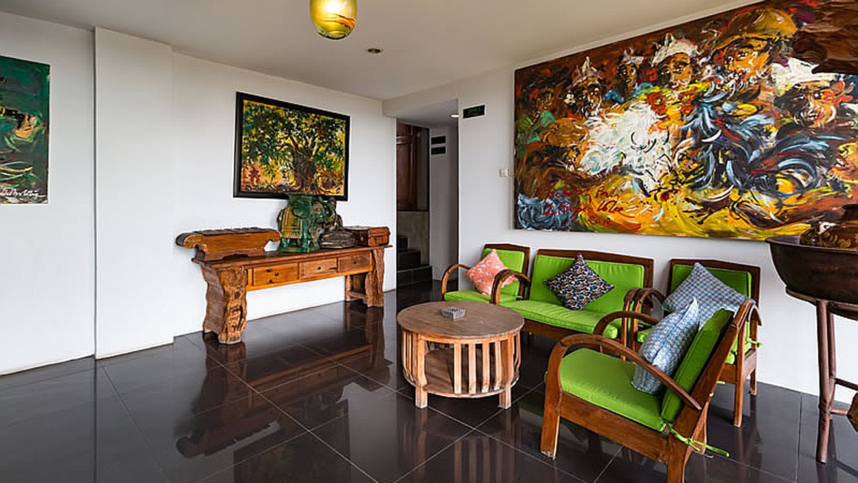 Freehold - Hotel in the Main Road of Kuta