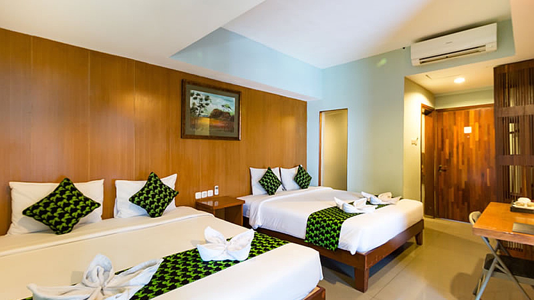 Freehold - Hotel in the Main Road of Kuta