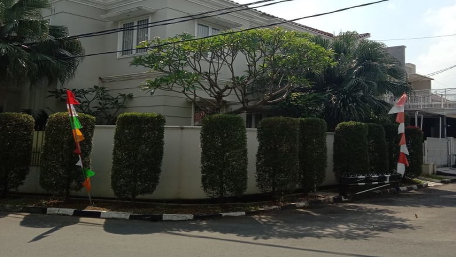 Rumah Bagus Di Perum Mahkota Simprug Ciledug Tangerang