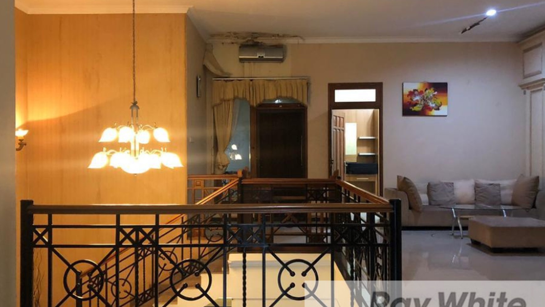 Rumah Graha Famili Harga Under Market Murah Good Deal Furnished 2 Lantai