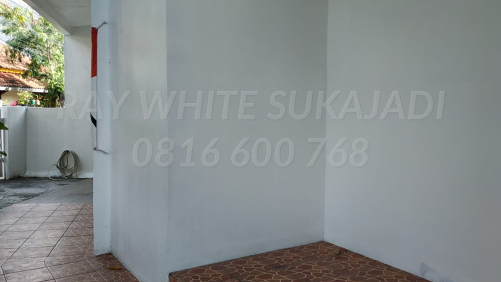 DIJUAL!! RUMAH ADEM HOEK UJUNG BERUNG