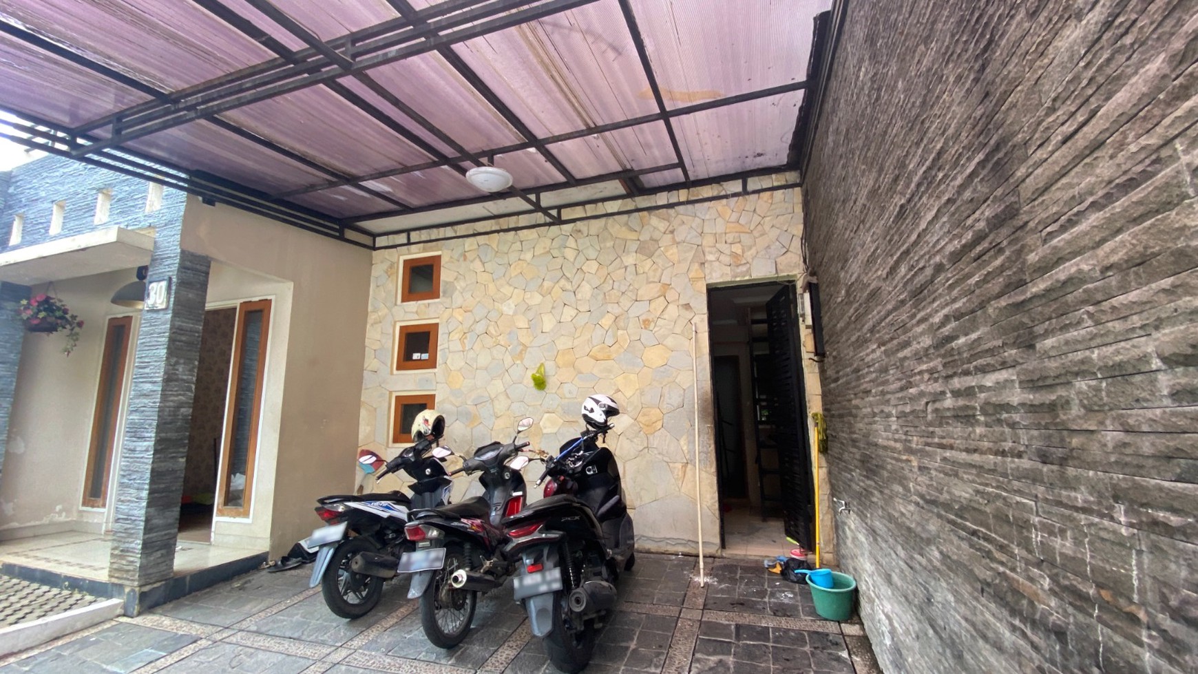 Dijual Rumah Asri di Pondok Indah