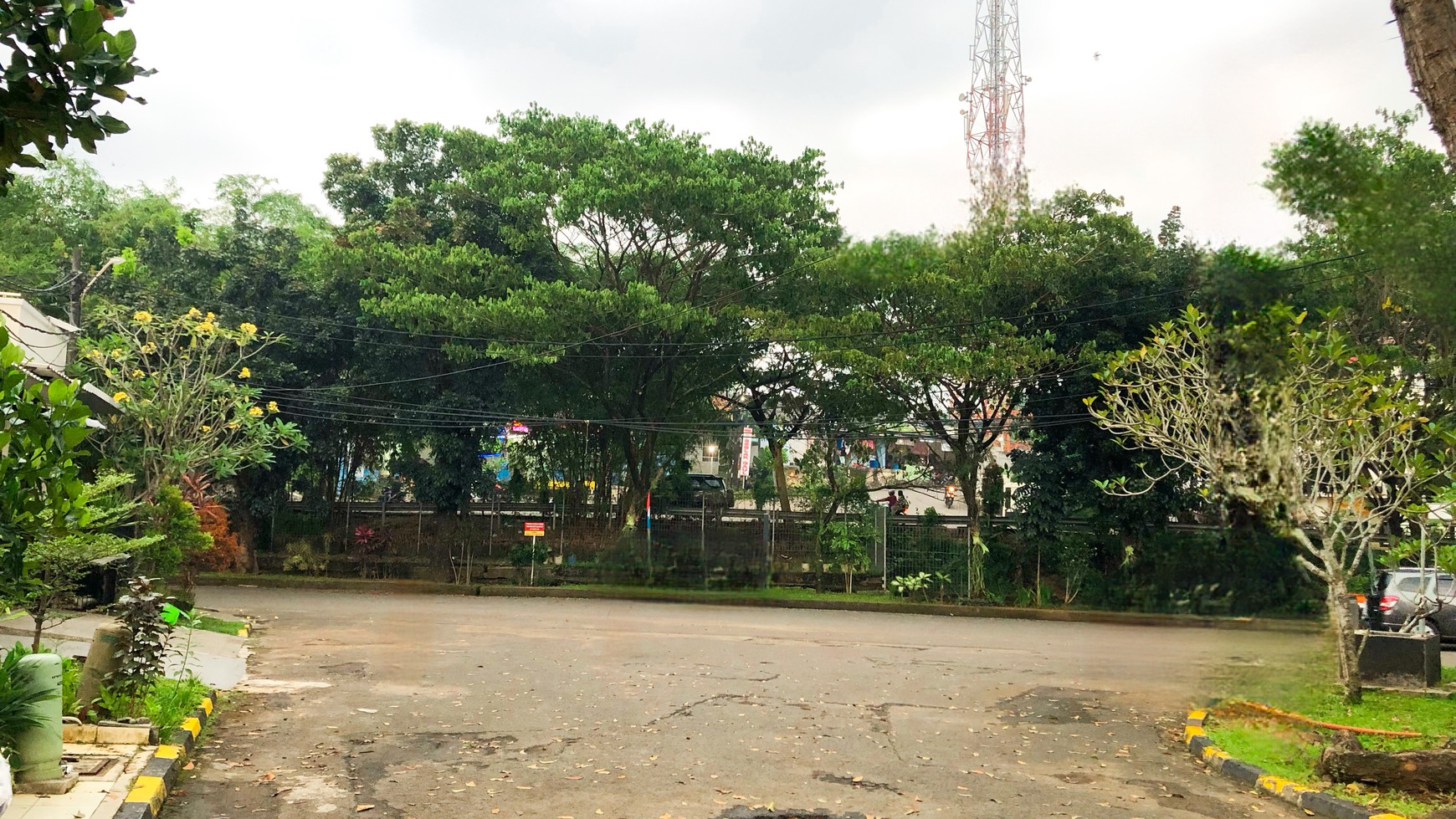 RUMAH ASRI DAN NYAMAN DI KENCANA LOKA BSD