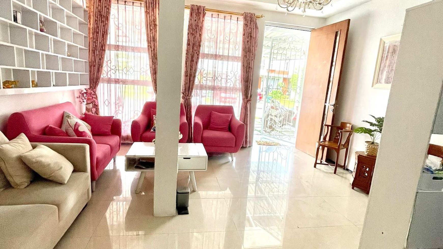 Rumah 2 lantai siap Huni Fully furnished di Kirana Rorotan 