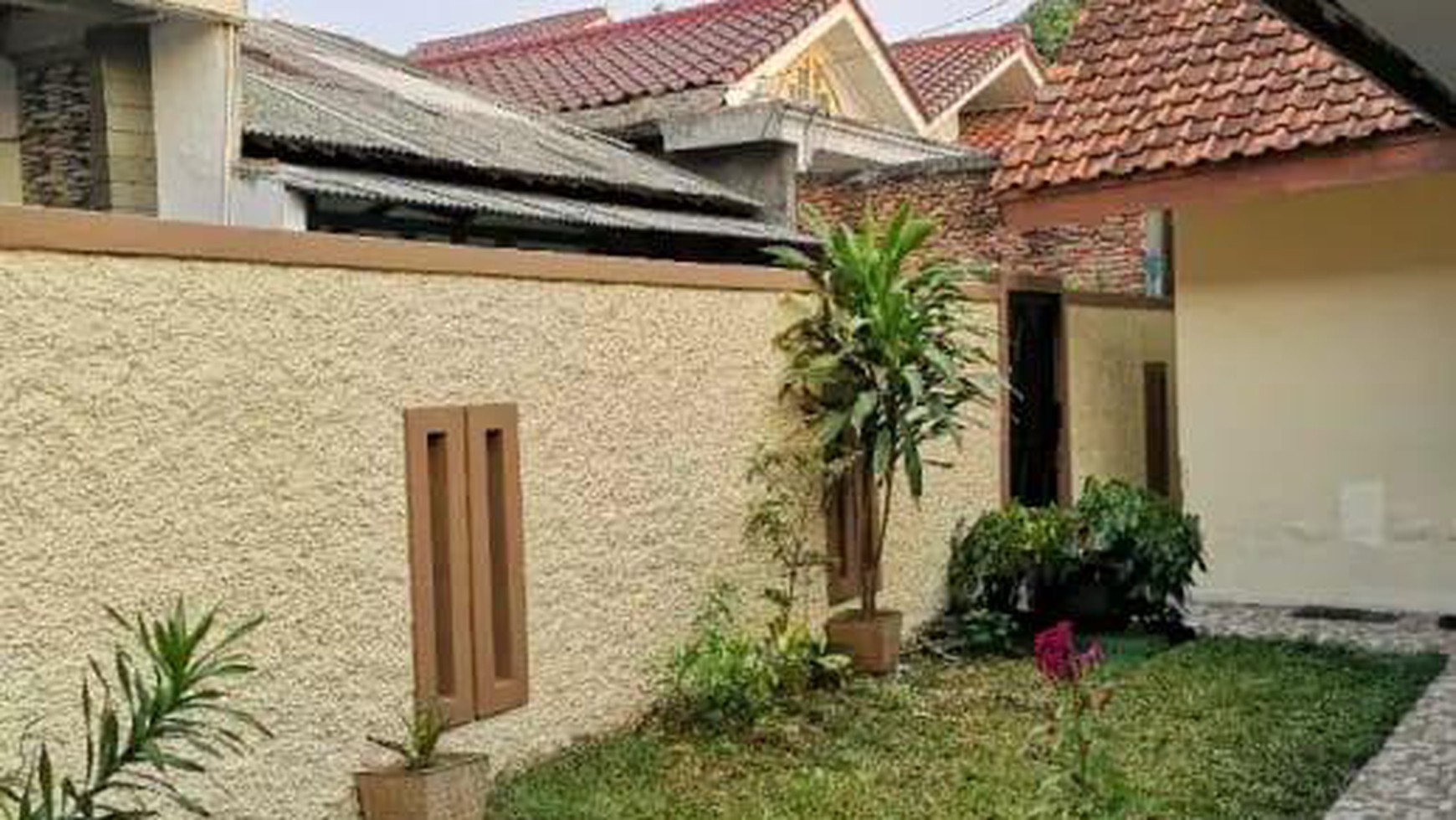 Rumah Siap Huni, Halaman dan Parkir Luas @Sawangan Baru, Depok