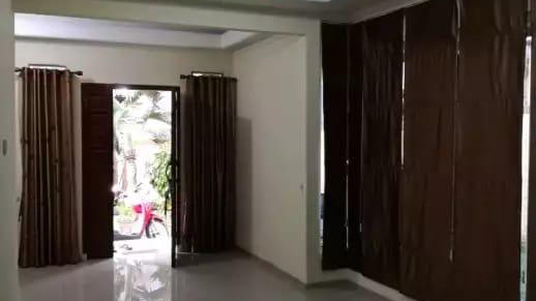 Rumah Siap Huni, Halaman dan Parkir Luas @Sawangan Baru, Depok