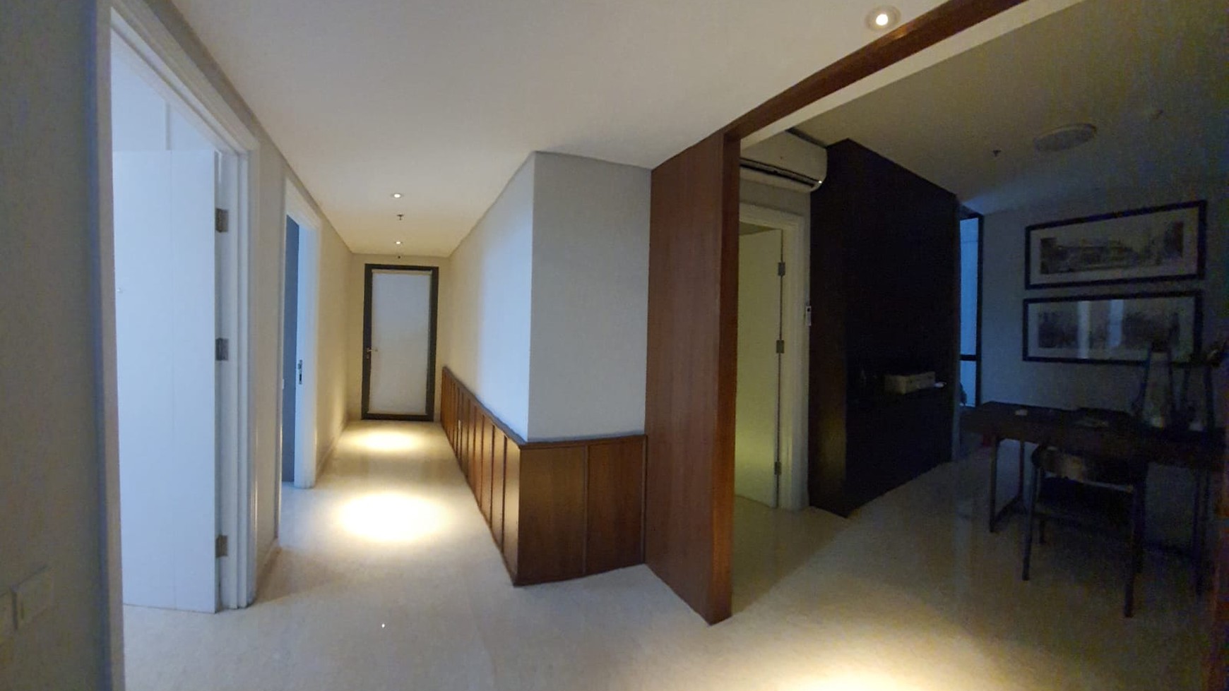 Dijual Apartemen Voila Ciputra World 3+1 Bedroom SPESIAL SKY DECK + PRIVATE Lift + Full Furnished Mewah by Valdi