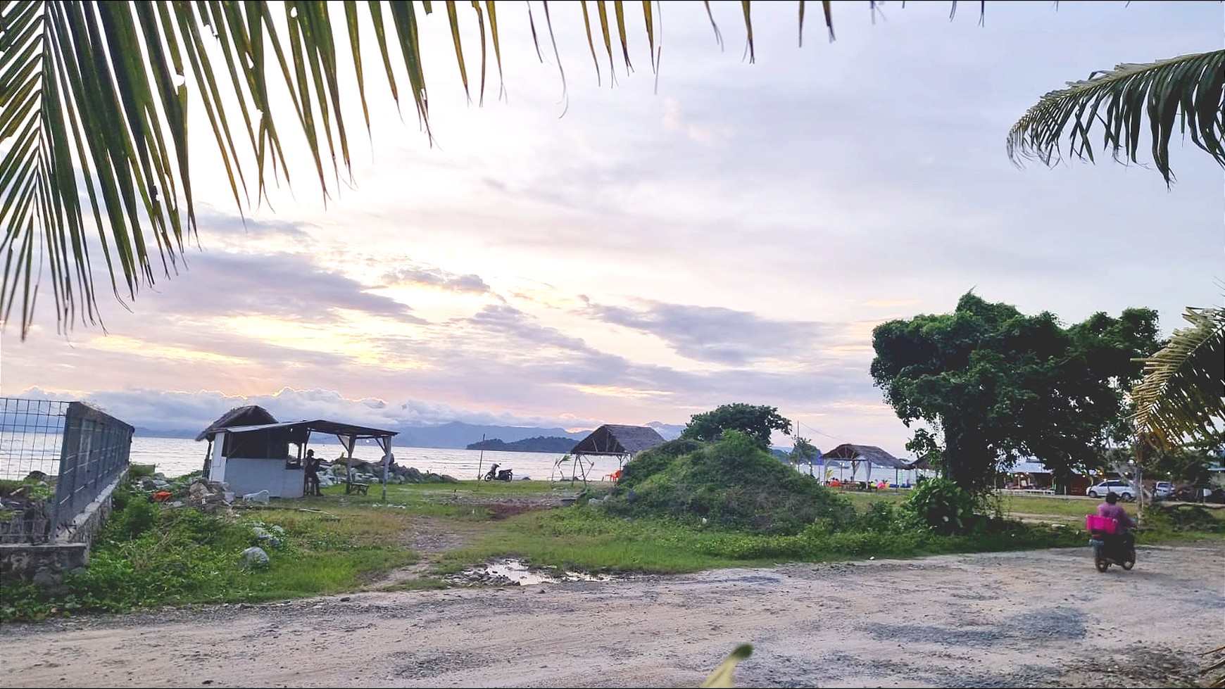 Tanah dan Bangunan di Tepi Pantai Sebalang 