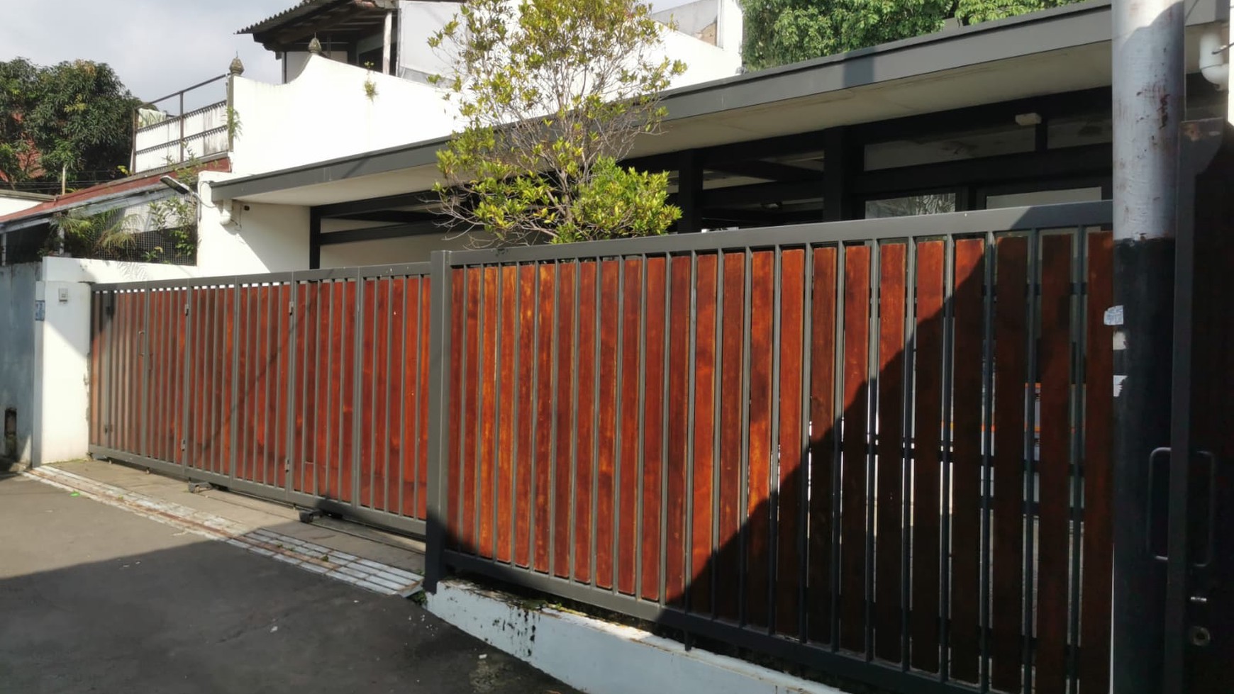 Rumah Mewah Minimalis Di Jalan Manggarai Selatan