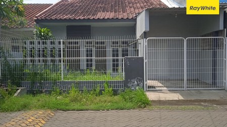 Rumah di Satelit Utara, Sukomanunggal, Surabaya