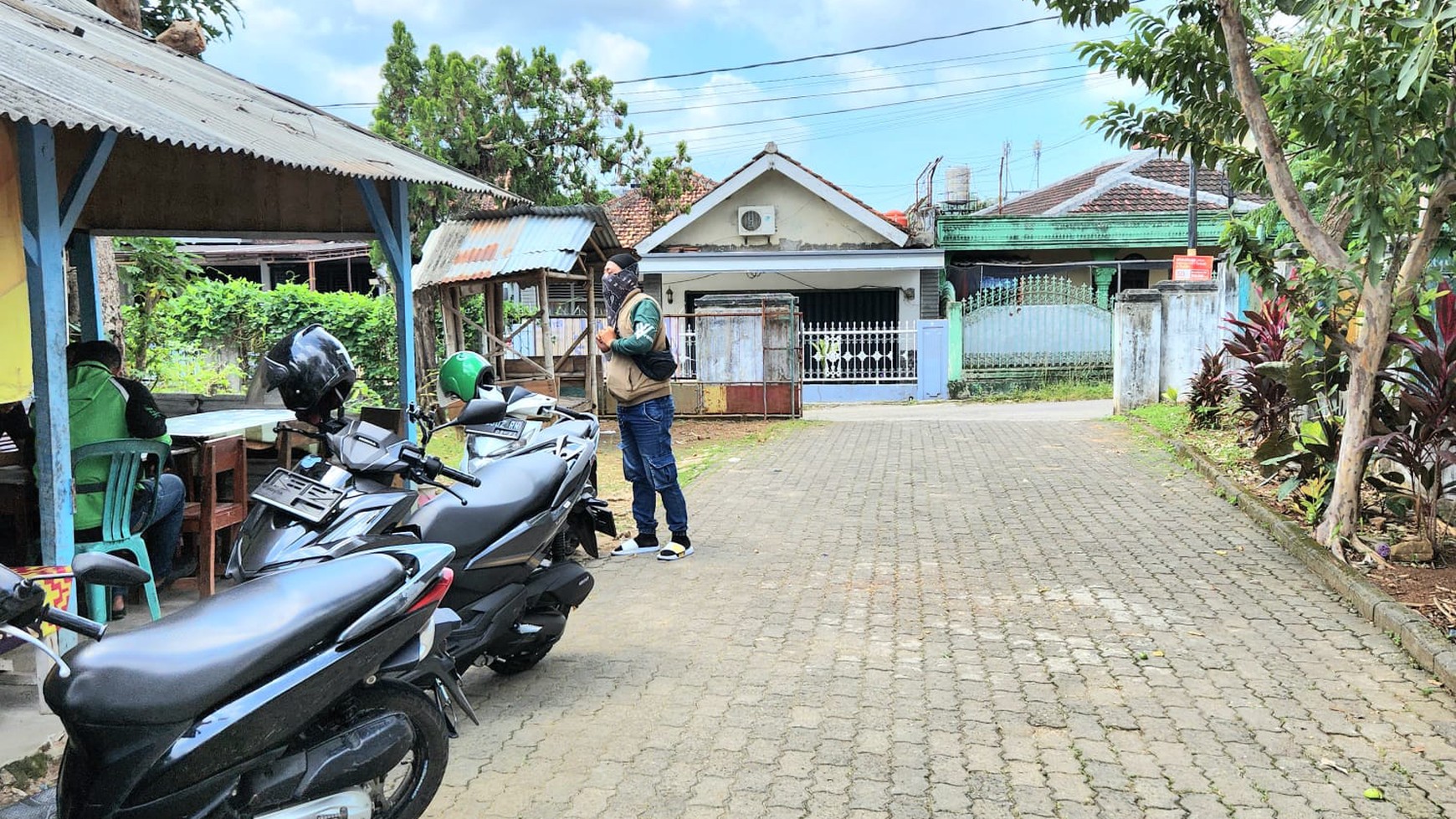 Tanah dan Bangunan dekat UBL dan MCD Kedaton